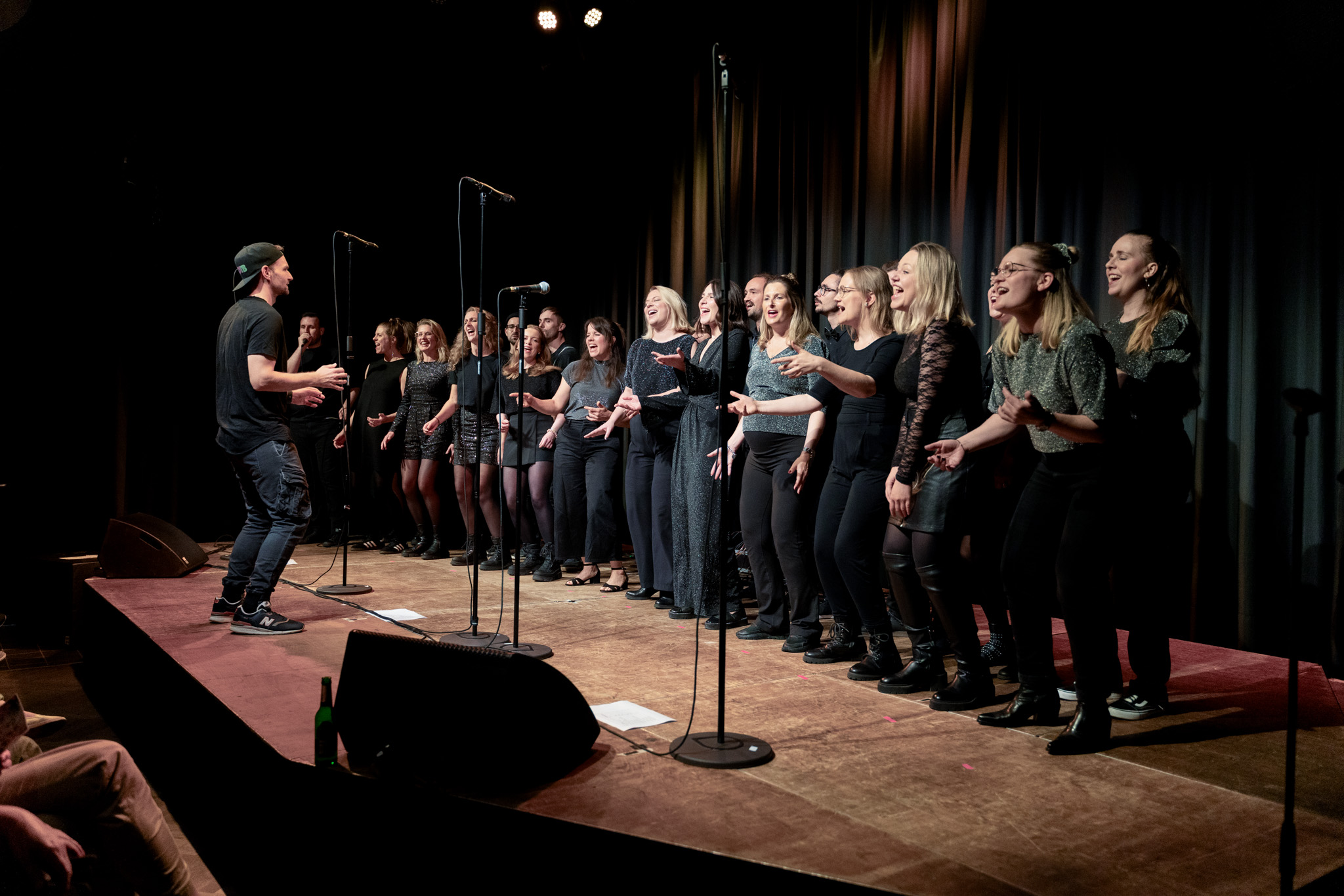 newchoirontheblock-ncotb-onstage